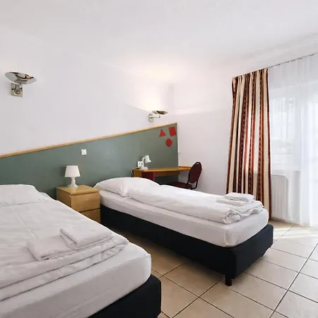 Airport Messe Casa Апартаменты *