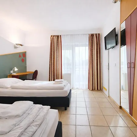Апартаменты Airport Messe Casa