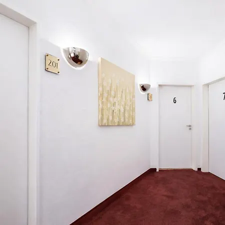 Airport Messe Casa Apartment *