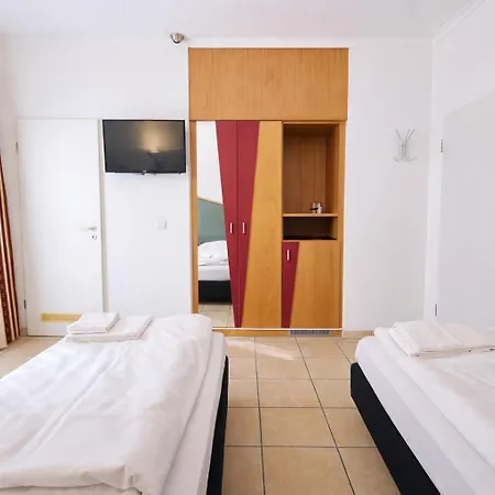 Airport Messe Casa Apartment *